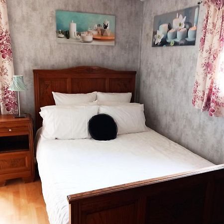 Country B&B Saint-Pierre-d'Eyraud Екстериор снимка