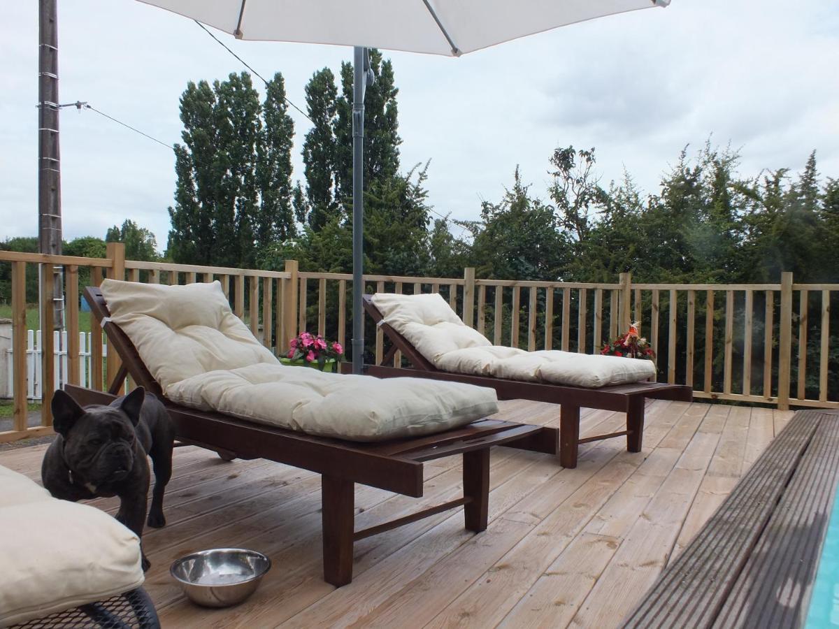 Country B&B Saint-Pierre-d'Eyraud Екстериор снимка