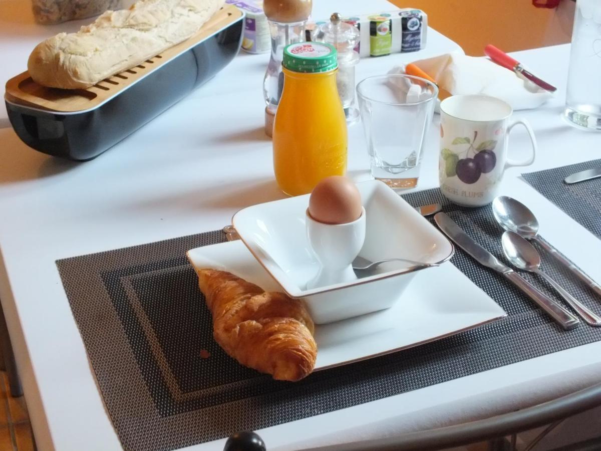 Country B&B Saint-Pierre-d'Eyraud Екстериор снимка